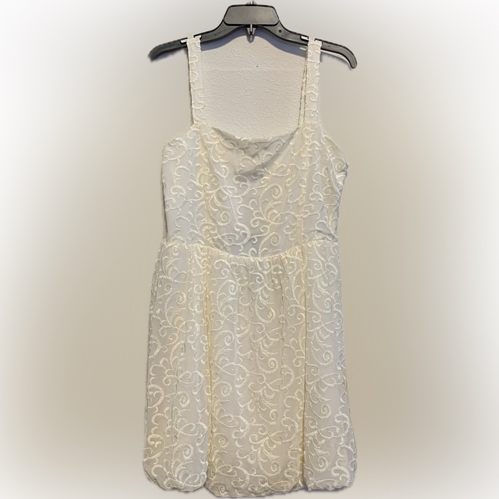 Elegant Cream Lace Dress